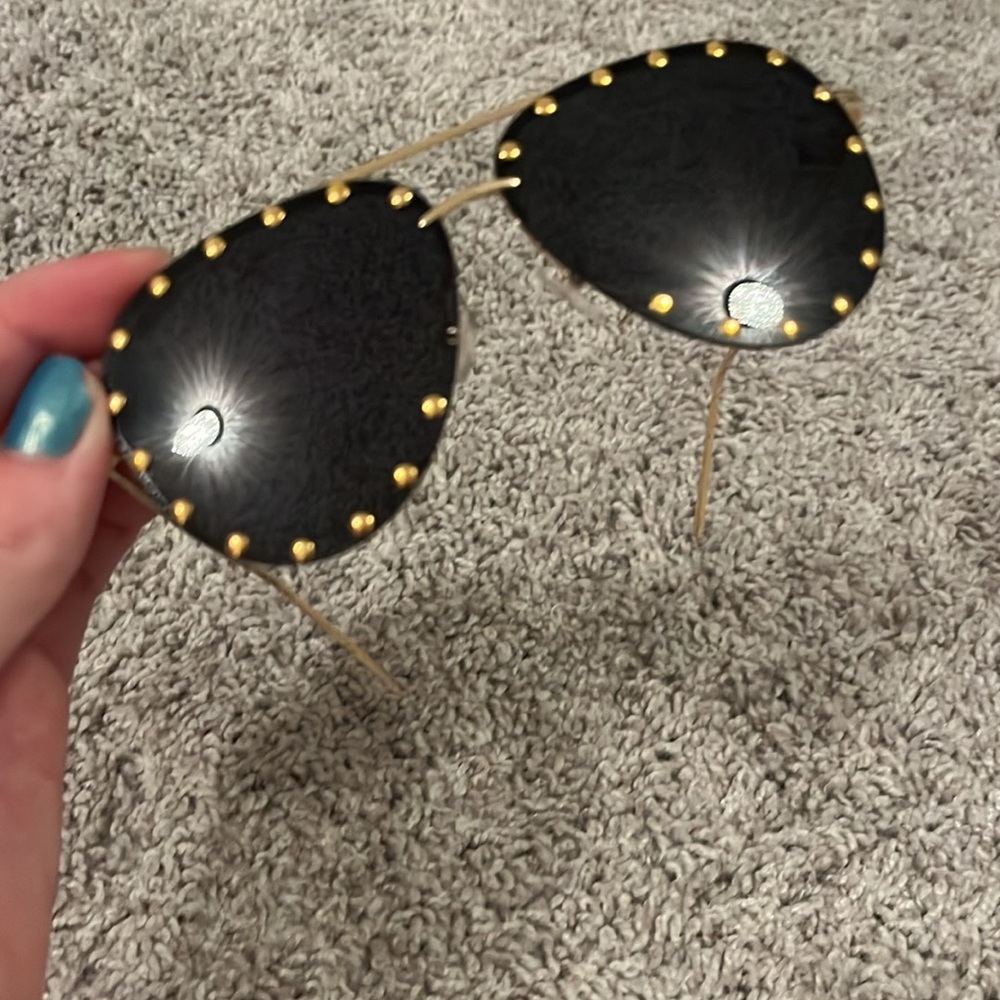 Sunglasses - Picture 2 of 7